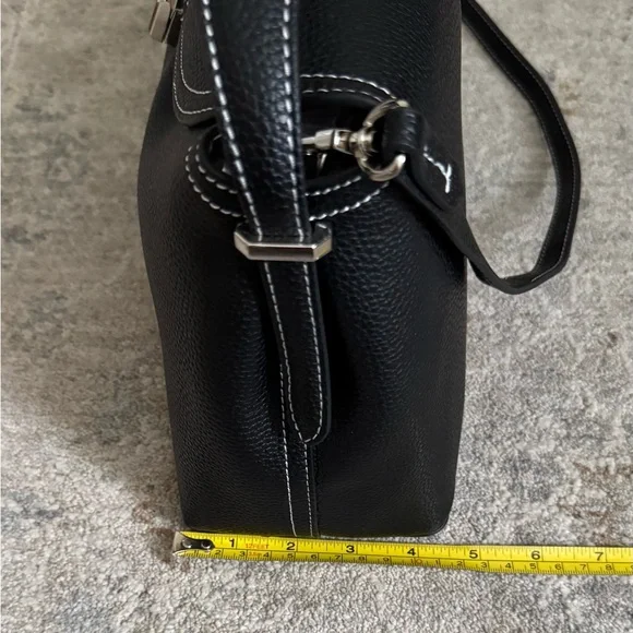 T Lock Black shoulder/crossbody bag - Picture 10 of 11